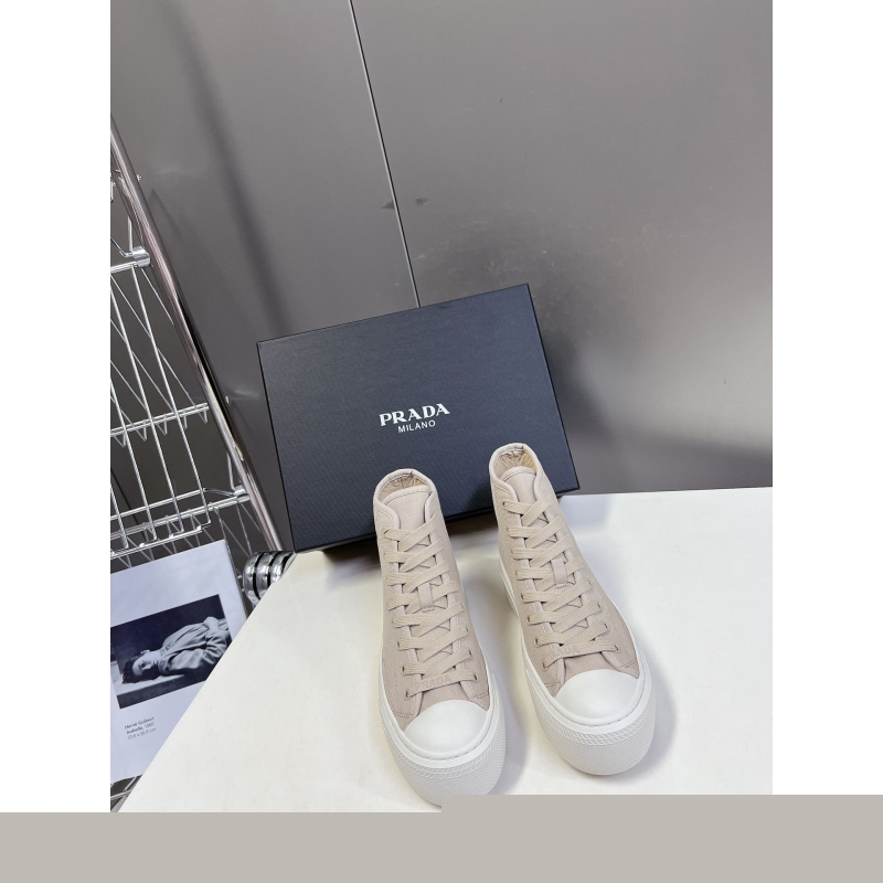 Pra*a casual shoes